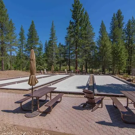 3Br Tahoe Donner Cabin With Hoa Perks Like Pools Hot-Tub Minutes To Trails Lake Golf